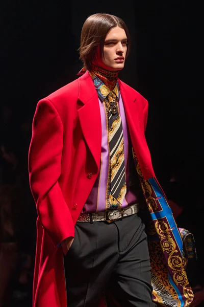 Look 48